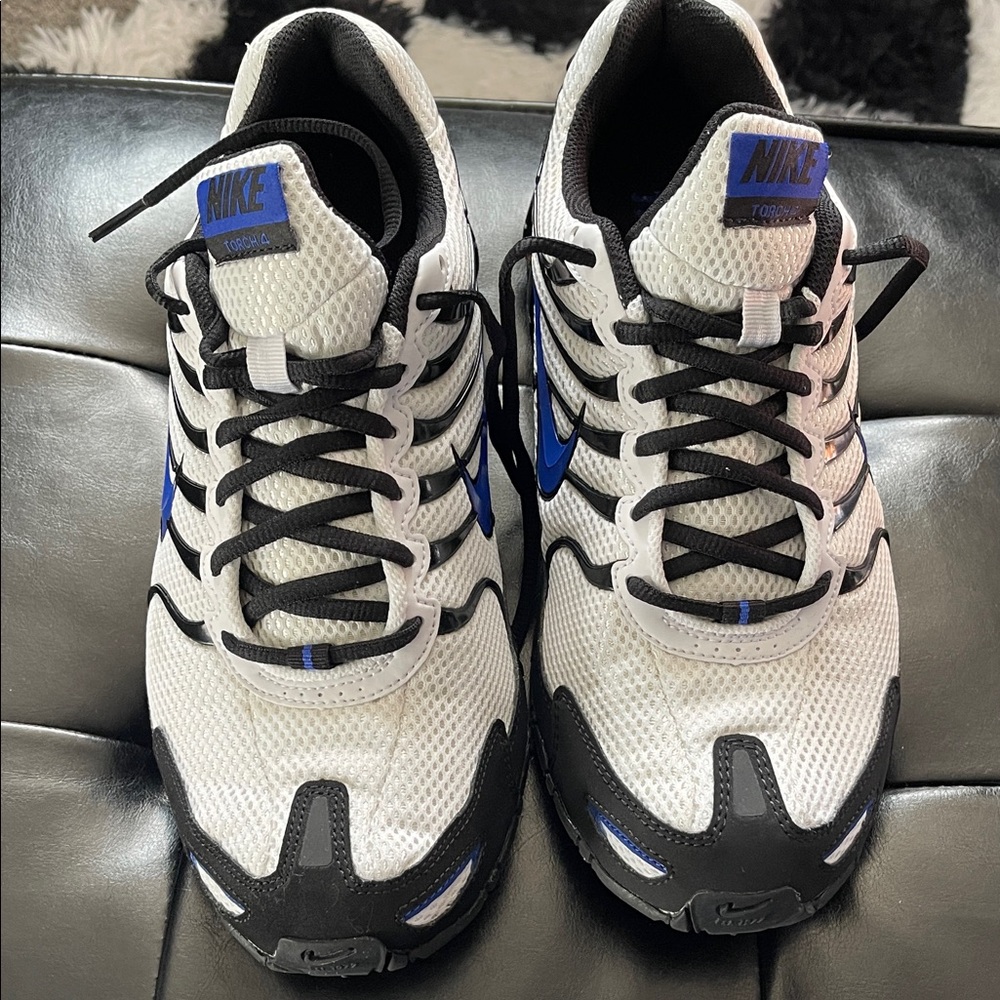 Nike White and Black Sneakers with Blue Accents